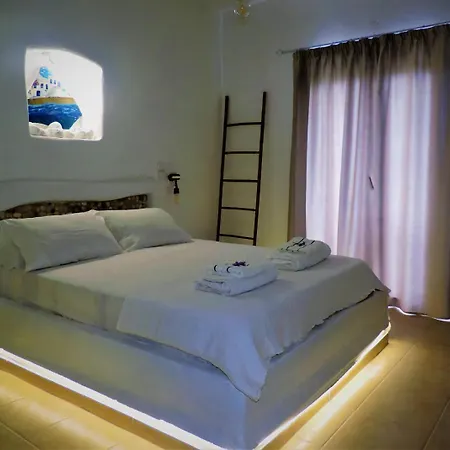 Casa Lea Paros 펜션 나오우사