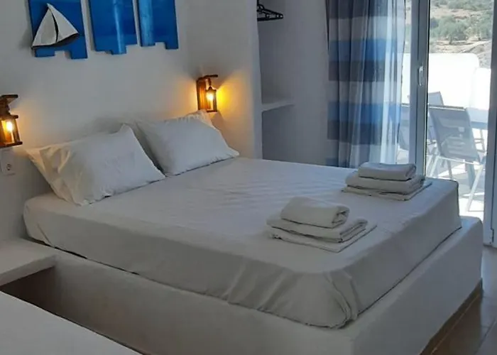 Casa Lea Naousa (Paros)